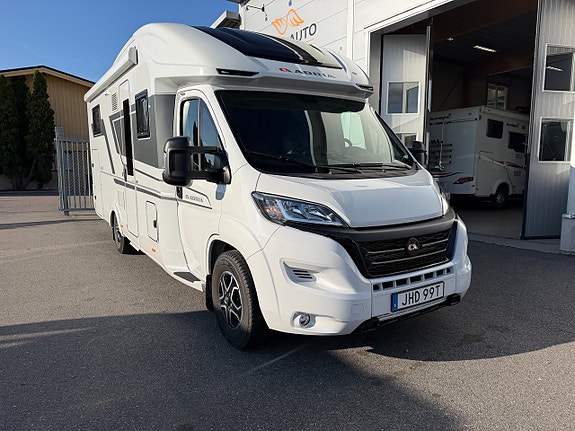 Adria Coral Plus 670 DL (140HK Automat) Långbäddar! UNIK! ALDE! Vinteranpassad! Skyview! Stort garage! 16 of 19