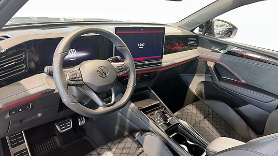 Volkswagen Tiguan 2 of 14