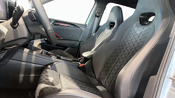 Volkswagen Tiguan 8 of 14