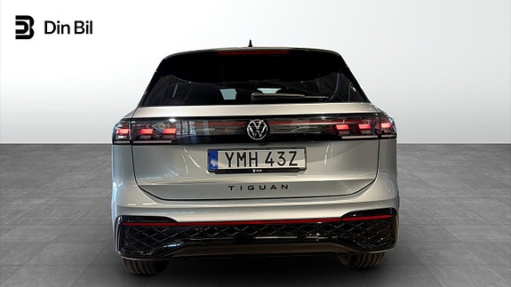 Volkswagen Tiguan 6 of 14
