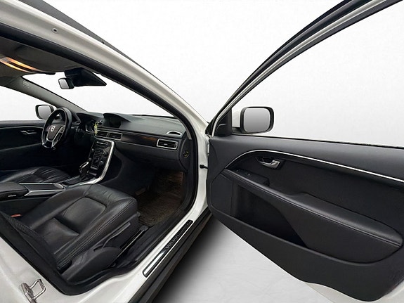 Volvo XC70 25 of 30
