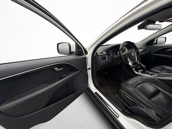 Volvo XC70 11 of 30