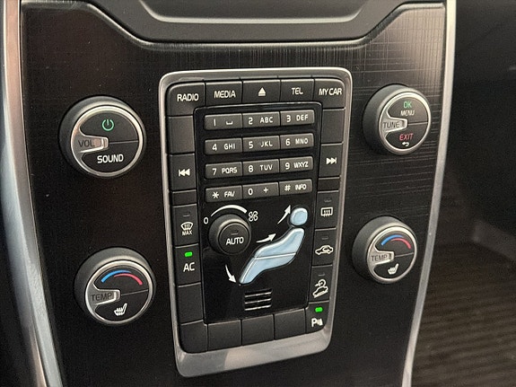 Volvo XC70 22 of 30