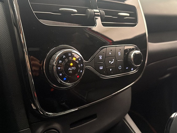 Renault Clio 21 of 29