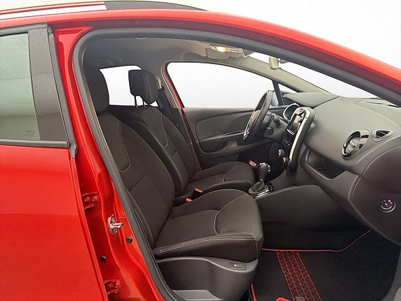 Renault Clio 23 of 29