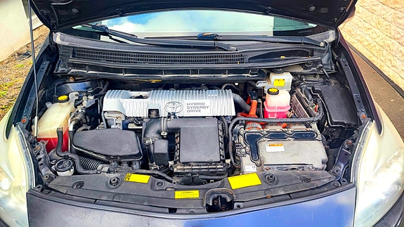 Toyota Prius 9 of 11