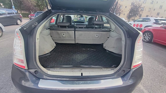 Toyota Prius 7 of 11