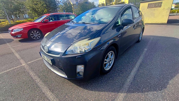 Toyota Prius 4 of 11