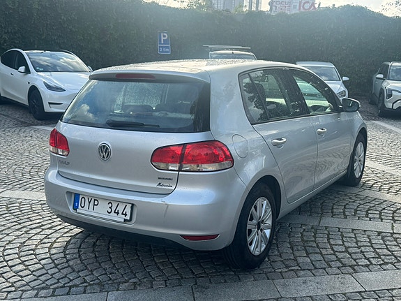 Volkswagen Golf VI 2 of 9