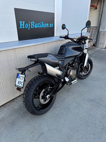 Husqvarna Svartpilen 801  kampanj 3 of 6