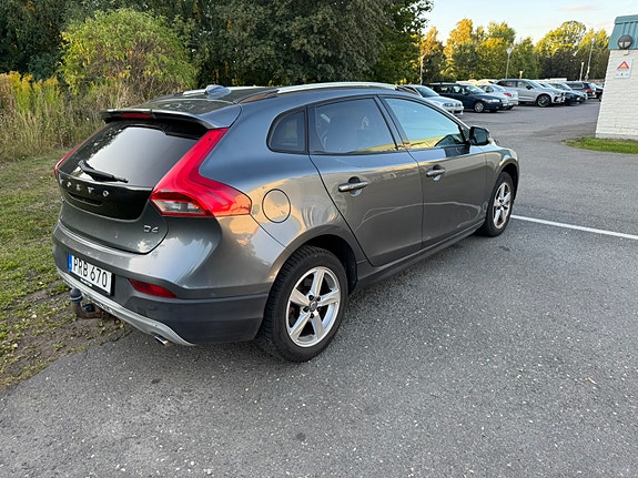Volvo V40 Cross Country 6 of 15