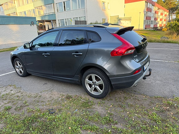 Volvo V40 Cross Country 4 of 15