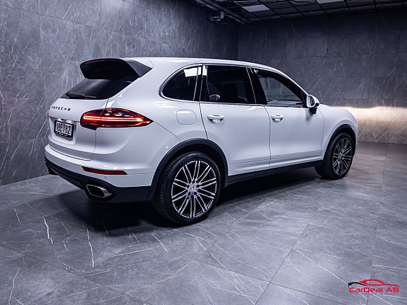 Porsche Cayenne 7 of 30