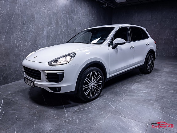 Porsche Cayenne 3 of 30