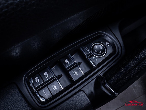 Porsche Cayenne 30 of 30