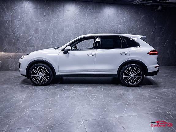 Porsche Cayenne 4 of 30