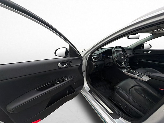 Kia Optima 12 of 30