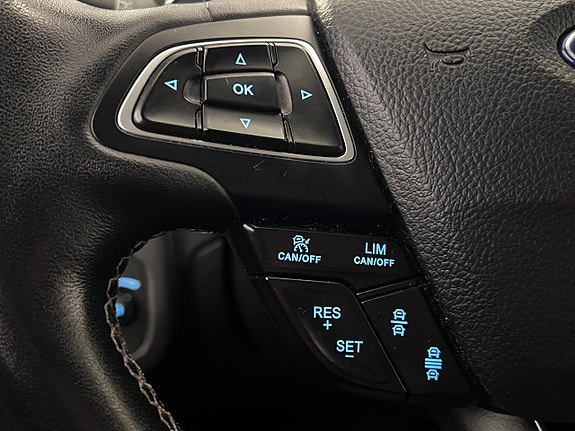 Ford Kuga 22 of 26