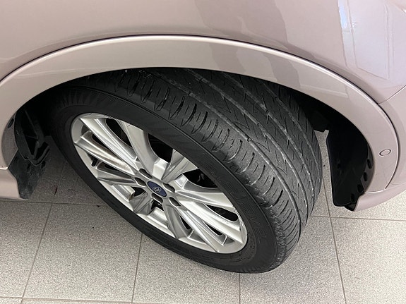 Ford Kuga 2 of 26