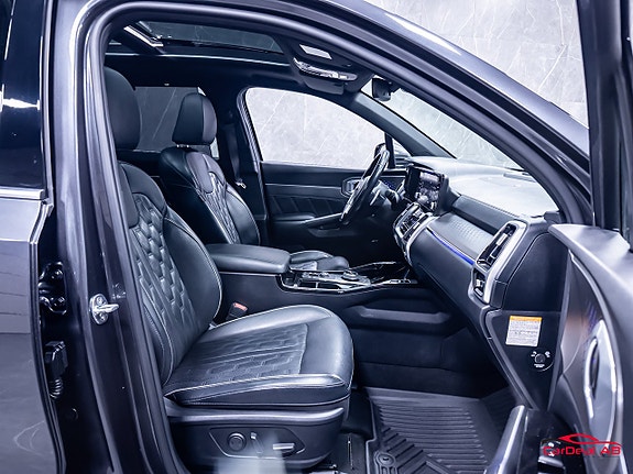 Kia Sorento 15 of 30