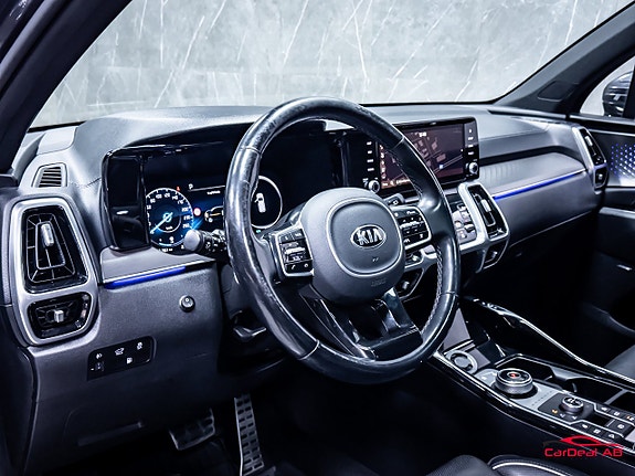 Kia Sorento 12 of 30
