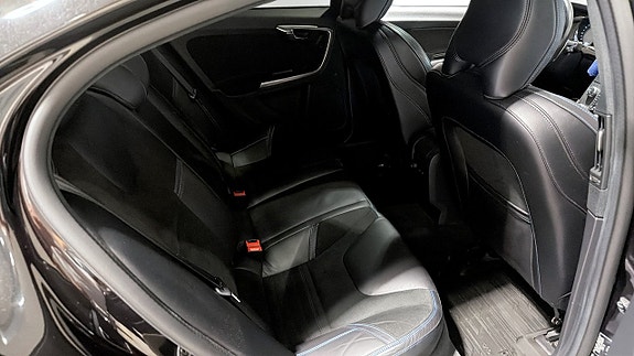 Volvo S60 5 of 13