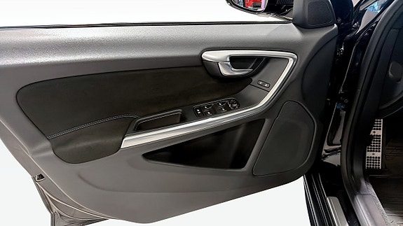 Volvo S60 11 of 13