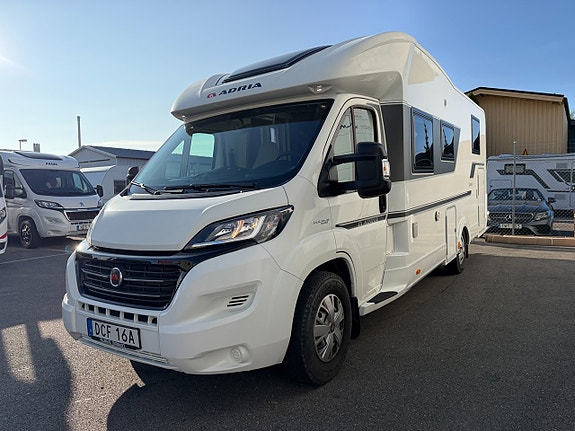 Adria Coral Plus 670 SC (160HK) Queensbed! 5 bältad! ALDE! Vinteranpassad! Värmeväxlare! Stort garage! 17 of 19