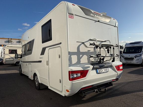 Adria Coral Plus 670 SC (160HK) Queensbed! 5 bältad! ALDE! Vinteranpassad! Värmeväxlare! Stort garage! 18 of 19