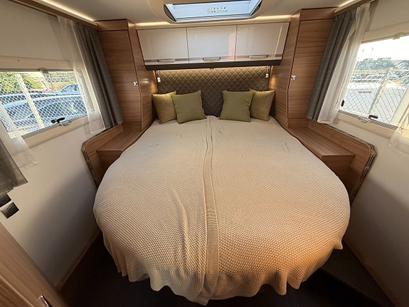 Adria Coral Plus 670 SC (160HK) Queensbed! 5 bältad! ALDE! Vinteranpassad! Värmeväxlare! Stort garage! 10 of 19