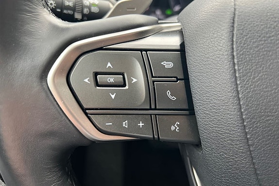 Lexus NX350h 14 of 24