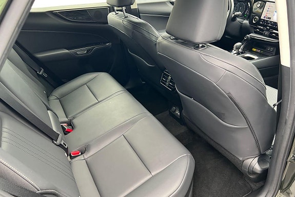 Lexus NX350h 11 of 24