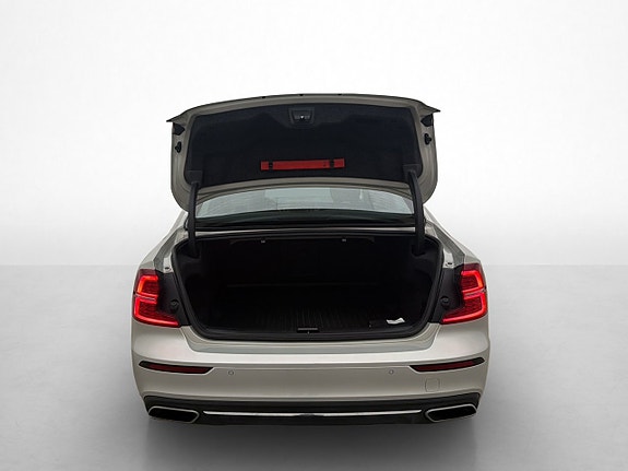 Volvo S60 27 of 30