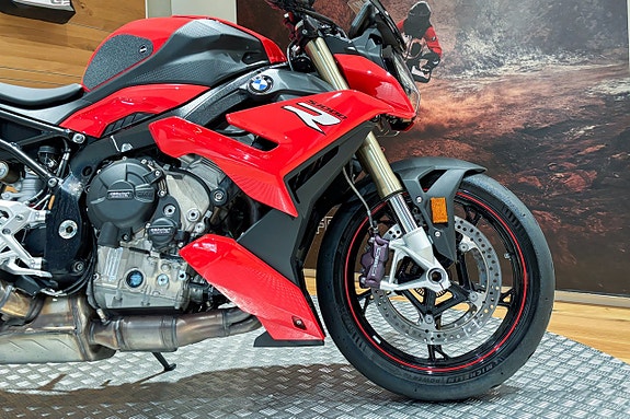 BMW S 1000 R |GP Racing|Nya däck|SE SPEC & BILDER| 5 of 12