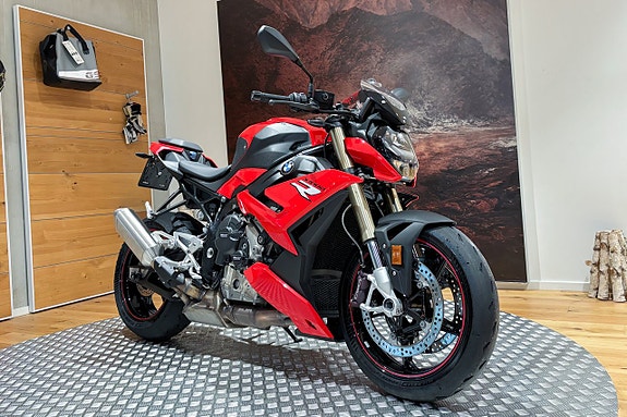 BMW S 1000 R |GP Racing|Nya däck|SE SPEC & BILDER| 3 of 12
