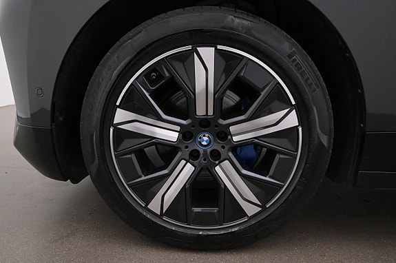 BMW iX 27 of 27