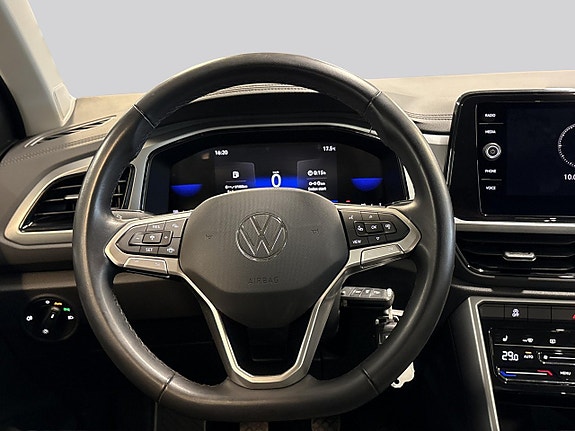 Volkswagen T-Roc 15 of 17