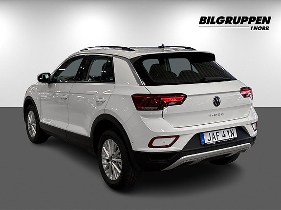 Volkswagen T-Roc 6 of 17