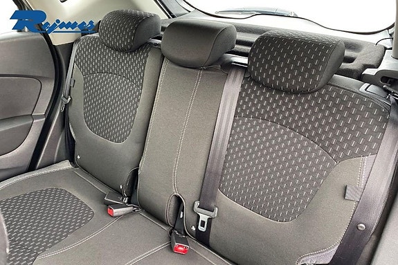 Renault Captur 12 of 19