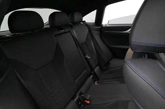BMW i4 21 of 27