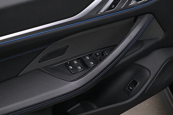 BMW i4 10 of 27
