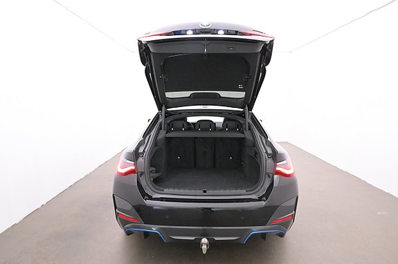 BMW i4 22 of 27