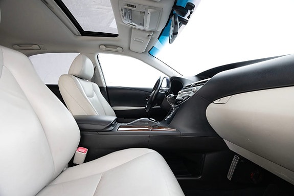 Lexus RX450h 14 of 26