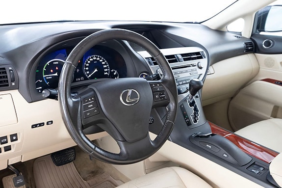 Lexus RX450h 18 of 27