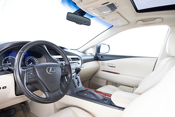 Lexus RX450h 16 of 27