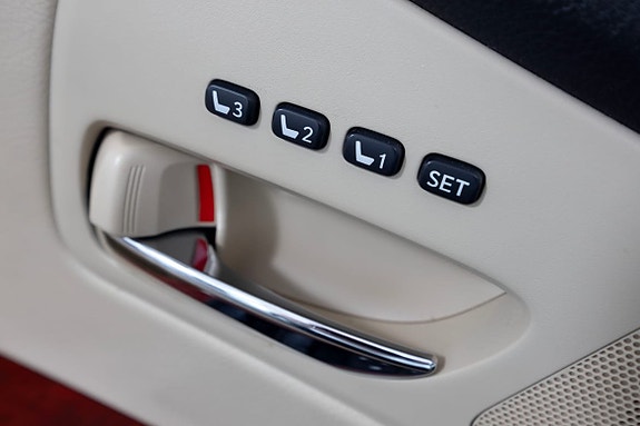 Lexus RX450h 23 of 27