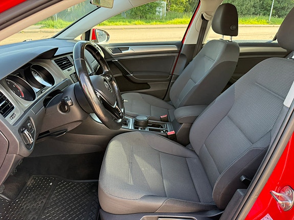 Volkswagen Golf VII 9 of 10