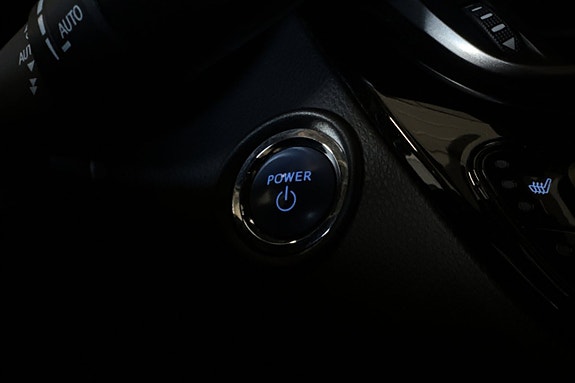 Toyota C-HR 25 of 27