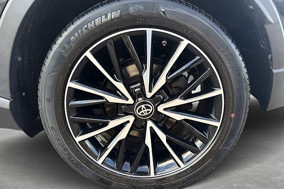 Toyota C-HR 9 of 27