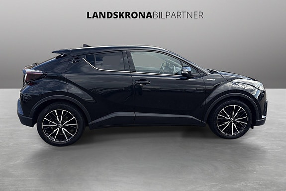 Toyota C-HR 4 of 27